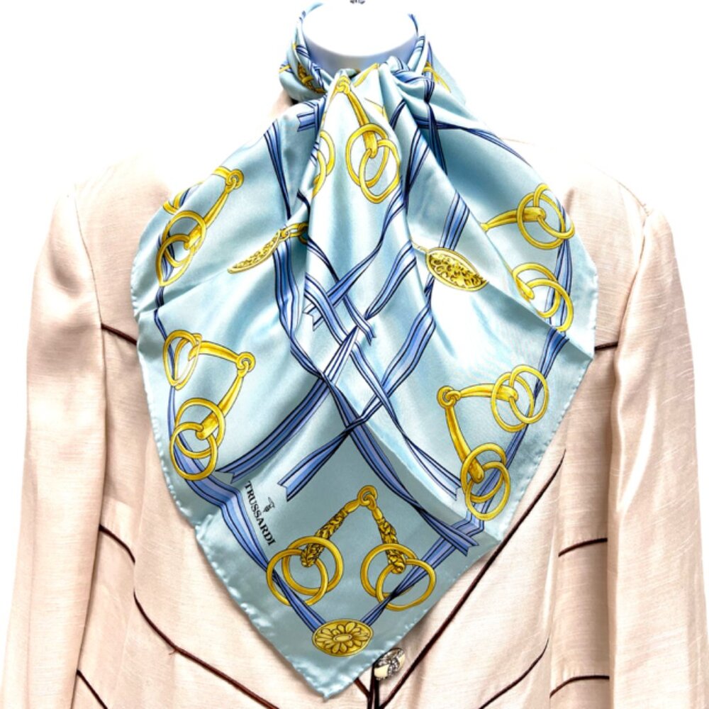 Unused-TRUSSARDI  100% Scarf Silk   22" x22"   teal blue gold chain logo ( 65)